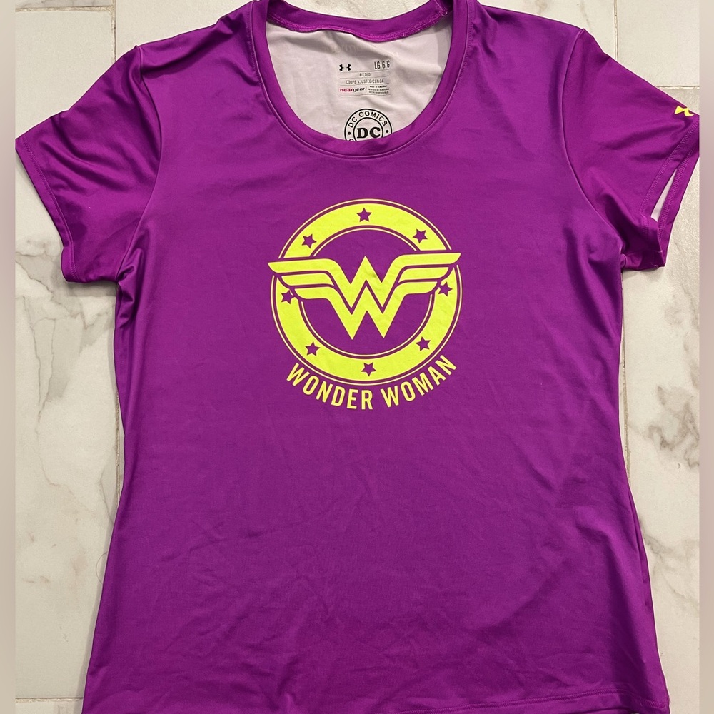 Under Armor DC Comics Wonder Woman compression running shirt athletic large
